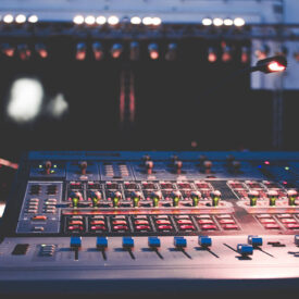 &Kappa;&alpha;&lambda;&omicron;&beta;&iota;&delta;&omicron;ύ&rho;&eta;&sigmaf;-&Sigma;&upsilon;&nu;&alpha;&upsilon;&lambda;ί&epsilon;&sigmaf;-Sound-&-Light-&Beta;ό&lambda;&omicron;&sigmaf;-50