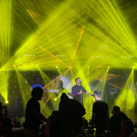 &Kappa;&alpha;&lambda;&omicron;&beta;&iota;&delta;&omicron;ύ&rho;&eta;&sigmaf; &Sigma;&upsilon;&nu;&alpha;&upsilon;&lambda;ί&epsilon;&sigmaf; - Live - Sound Light &Beta;ό&lambda;&omicron;&sigmaf; 82