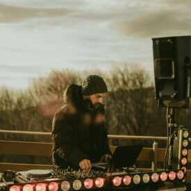 &Kappa;&alpha;&lambda;&omicron;&beta;&iota;&delta;&omicron;ύ&rho;&eta;&sigmaf; DJ Parties Sound Light &Beta;ό&lambda;&omicron;&sigmaf; 23